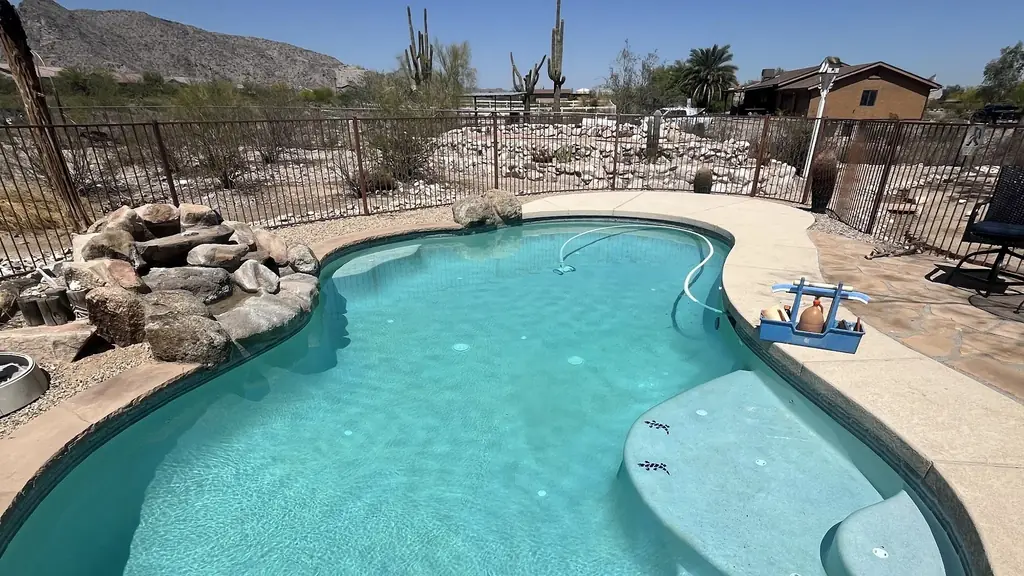 Why Arizona Heat Burns Off Chlorine and Drops Your Water Level